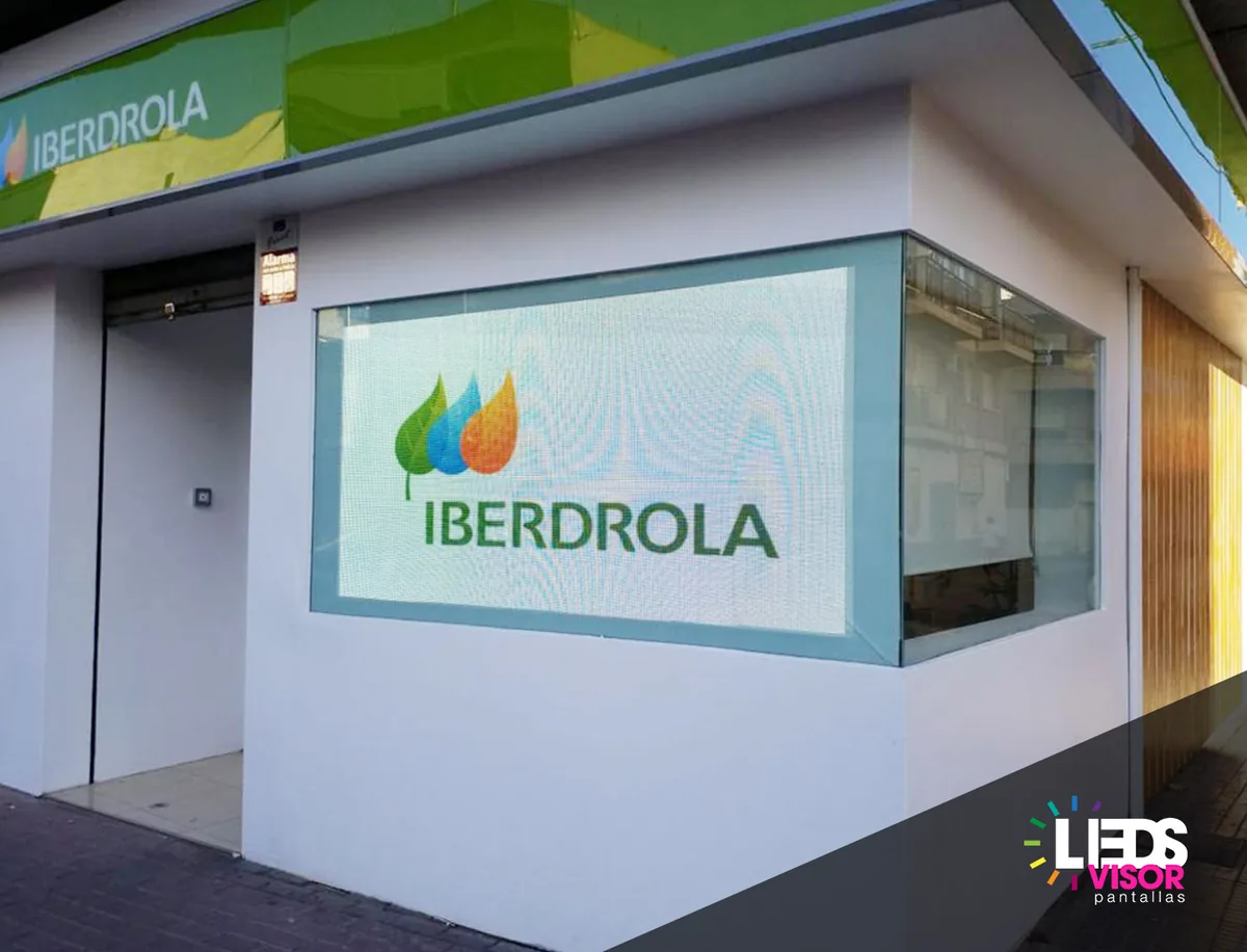 Instalación de pantalla LED exterior fija de Ledsvisor en sede corporativa de Iberdrola